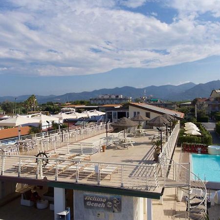 Hotel Delfino Marina Di Carrara Exterior photo