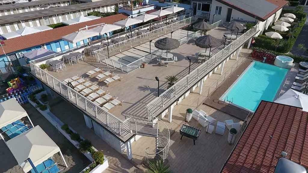 Hotel Delfino Marina Di Carrara Exterior photo