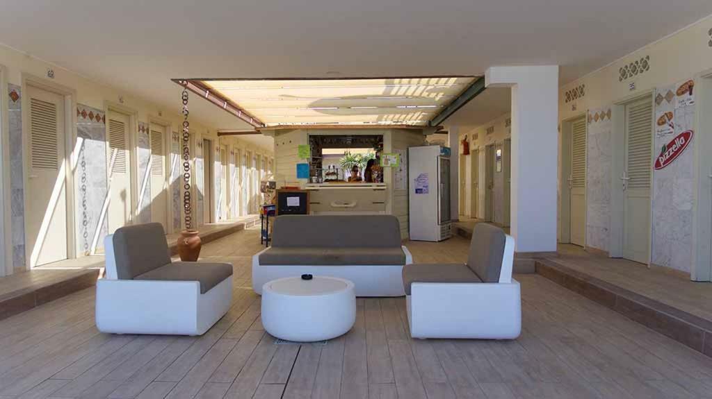 Hotel Delfino Marina Di Carrara Exterior photo